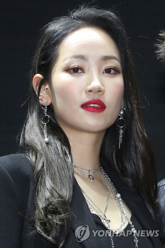 �q���A��