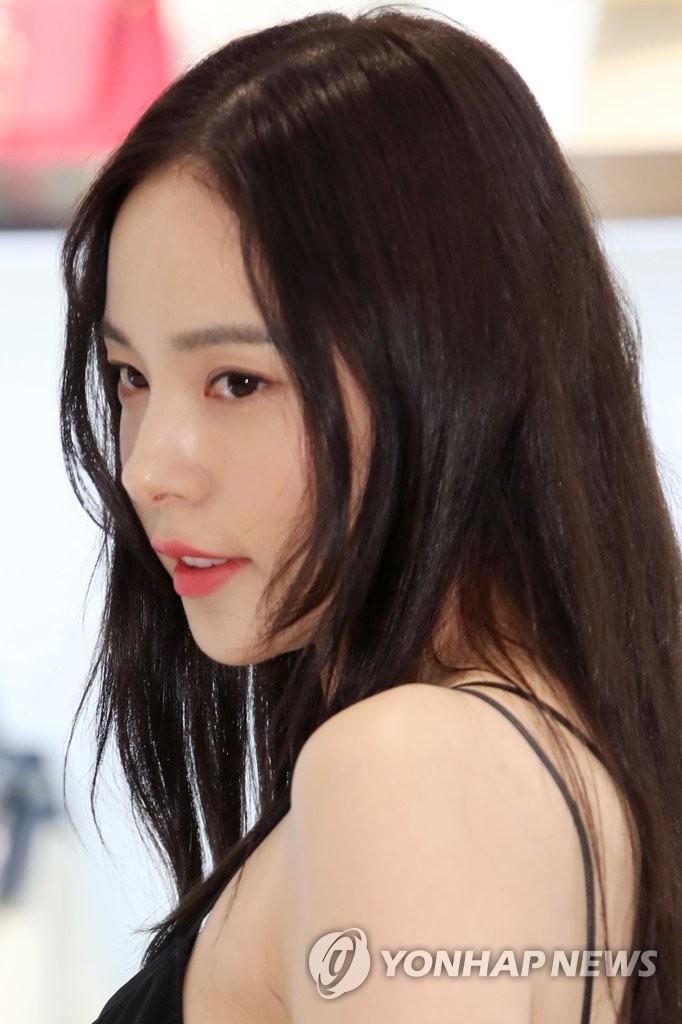 �{���Y�X�u�N���~�P�ŶǬ���