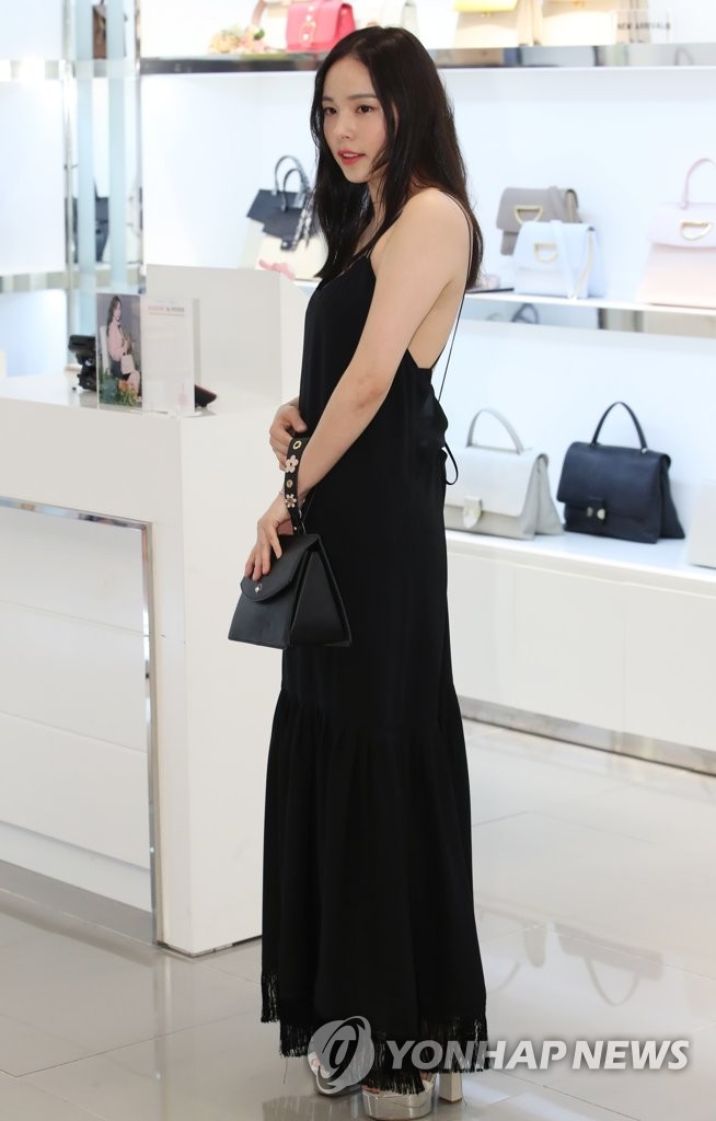 �{���Y�X�u�N���~�P�ŶǬ���