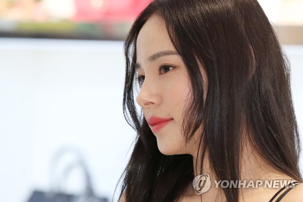 �{���Y�X�u�N���~�P�ŶǬ���