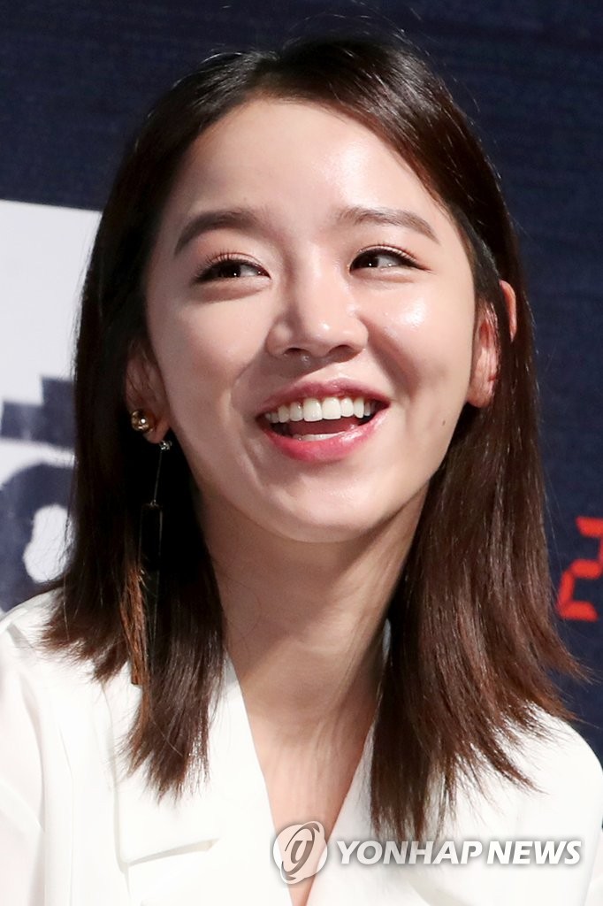 �Ӵf�����e����