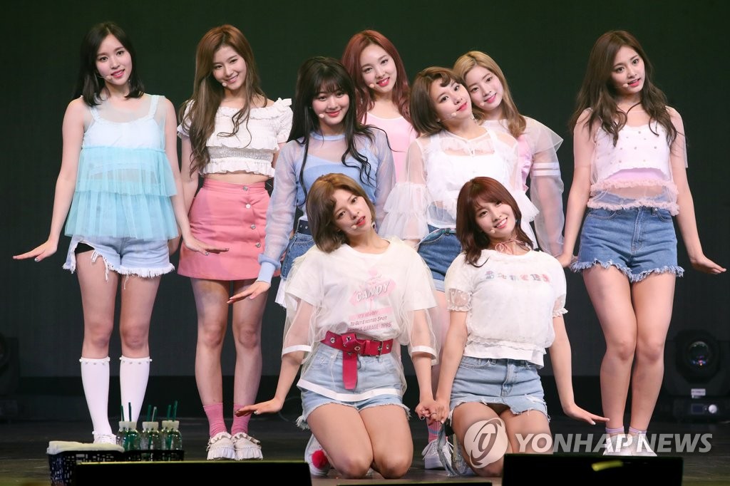 TWICE�|��s��mť�|