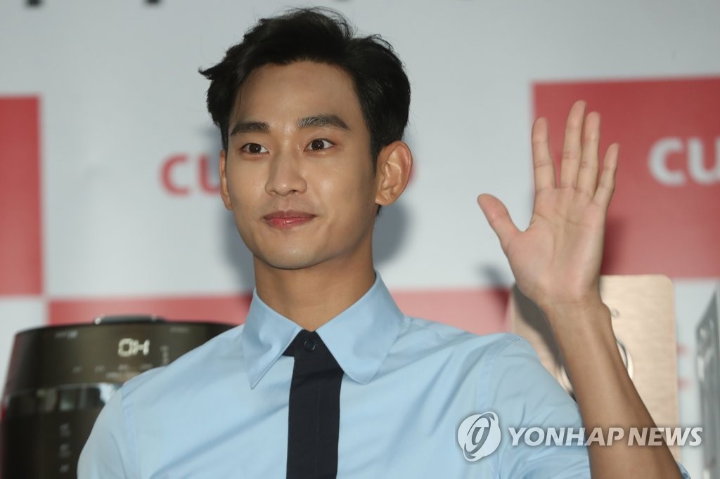 ���q��]���p���^