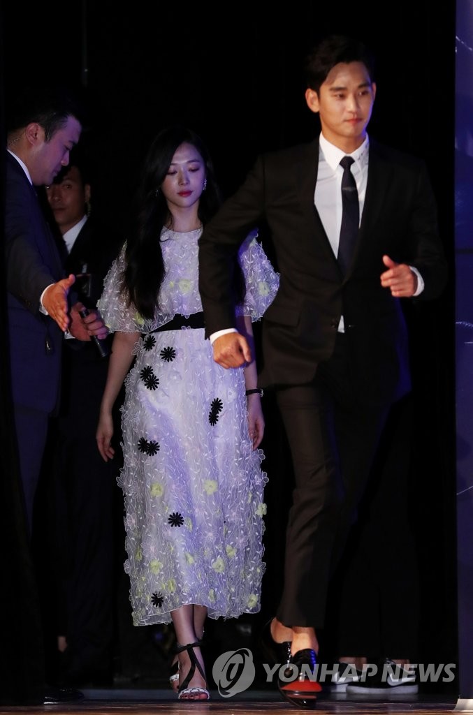 �Z�����M���q��