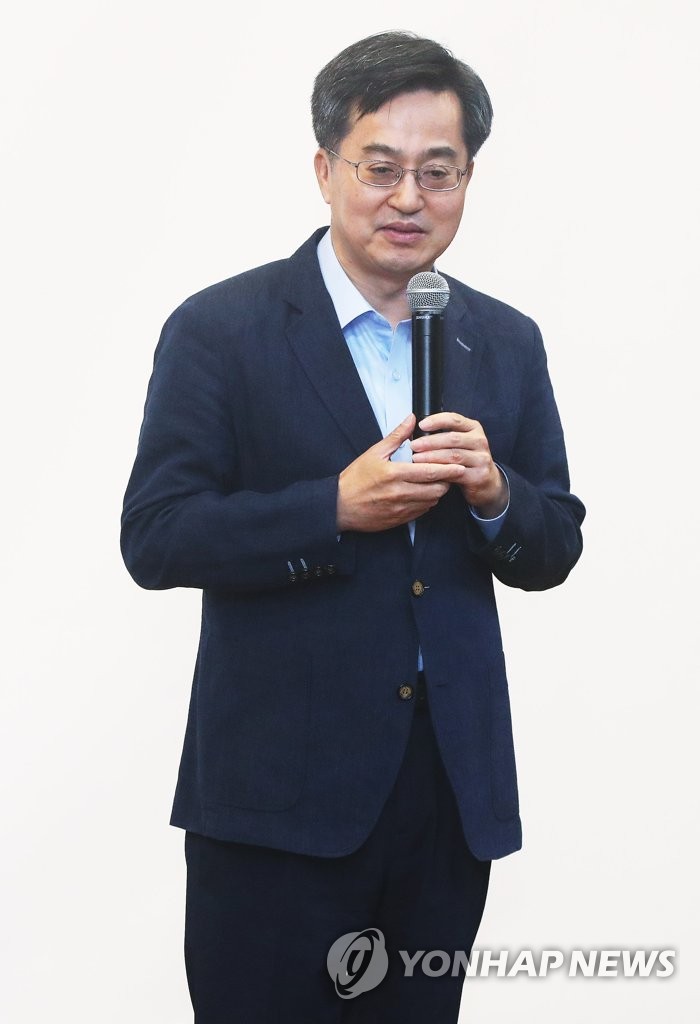 副總理兼企劃財政部長官人選金東兗(韓聯社)