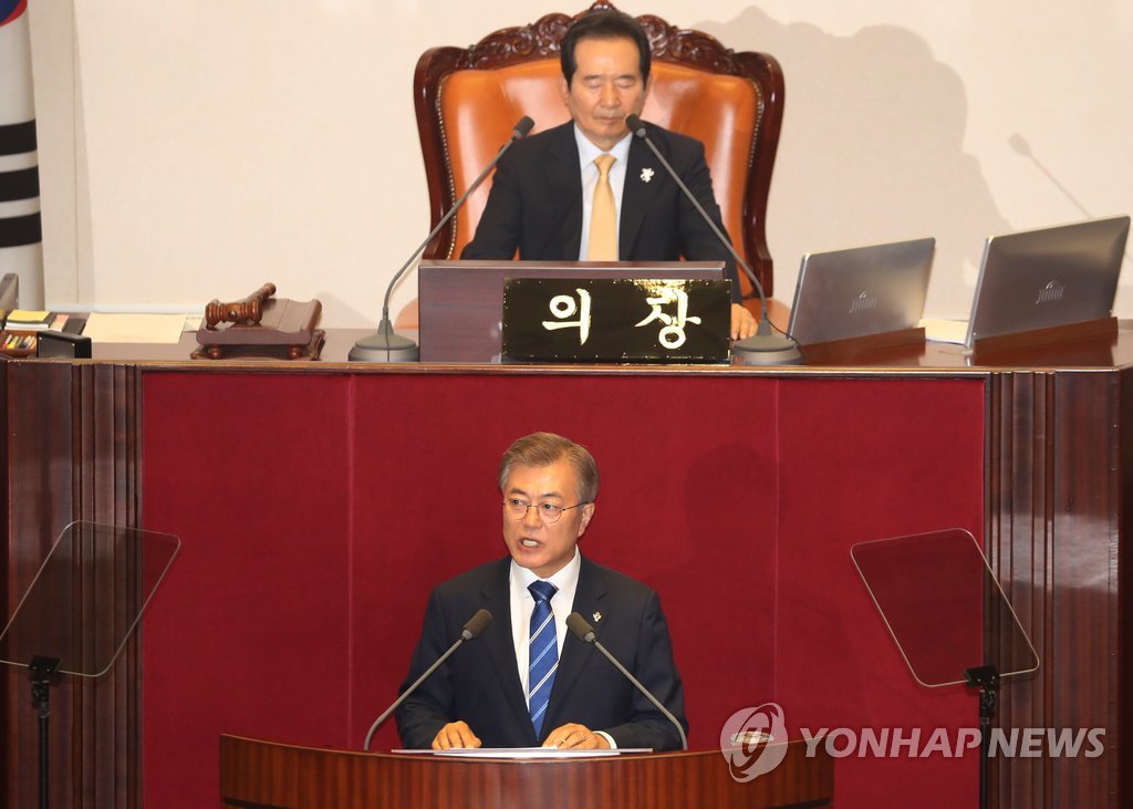 6��12��U�ȡA�b�n����|�A�`�Τ�b�G�]�U�^�o���I�F�t���C�]���p���^