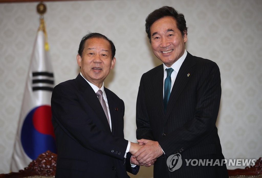 6��12��A�b�n�������F�������줽�ӡA�n���`�z�����W�P�饻�`�z�w���ʤT�S�ϡB�ۥ��ҷF�ƪ��G���T�ա]���^����C�]���p���^