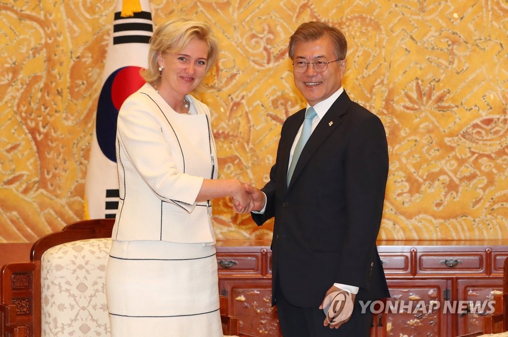 ��b�G�|����Q�ɤ��D