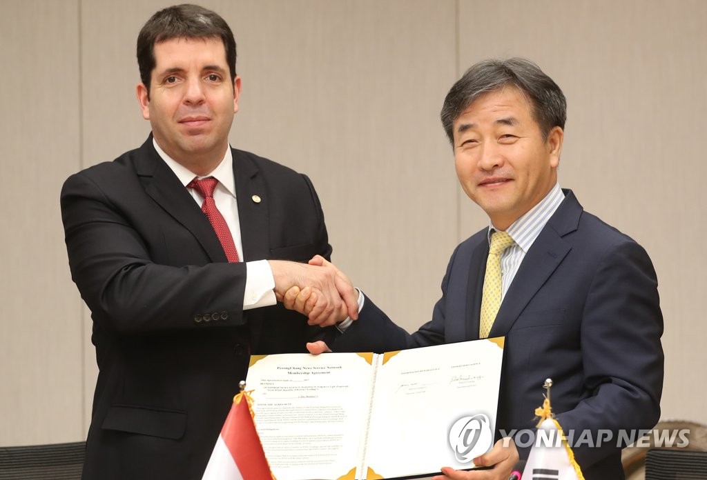 6��14��A�b�������p���줽�ӡA�d�Q�[�ء]���^�P��|�̦bñ�������W����X�v�C�]���p���^