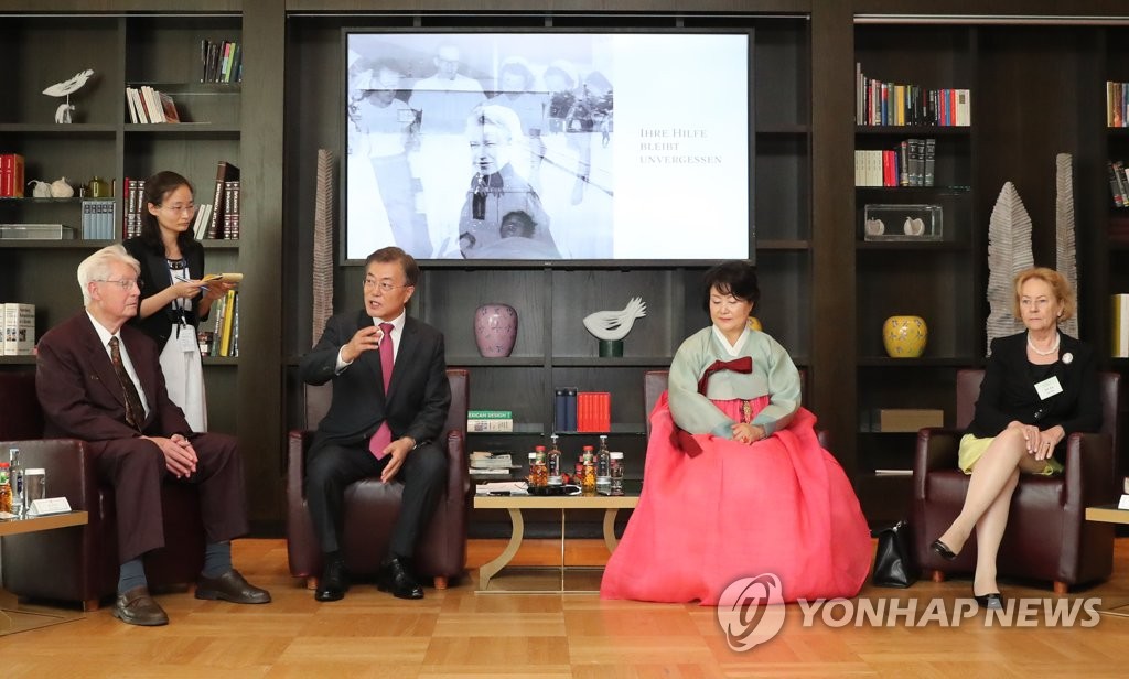 ���a�ɶ�7��5��A�b�w��f�L�A��b�G�]���G�^�M�ҤH�����Q�k�h�]���T�^�X�u���ʡC�]���p���^