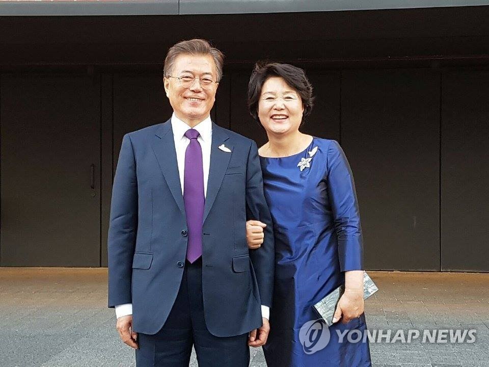 �C�˻O�s��@�}��