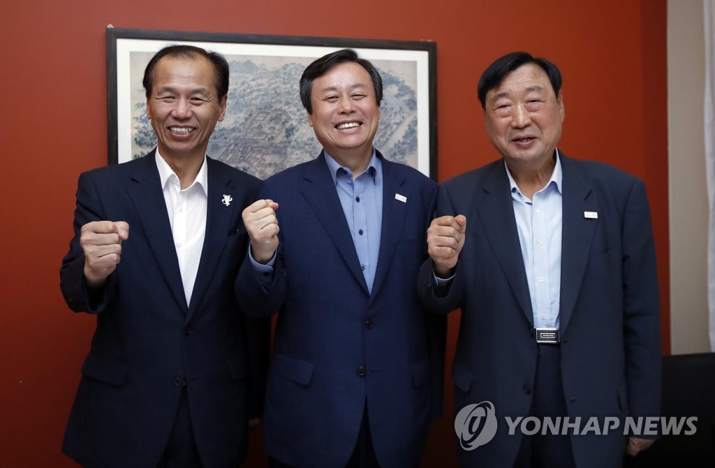 8��14��A�b�������ϡA����D���ƱZ�嬬�]���_�^�B���鳡���x�����ءB�����V���|�թe�|�e���������S�X�u���Ĥ@�������V�����������M���c�N���|ĳ���A�֦X�v�d���C�]���p���^