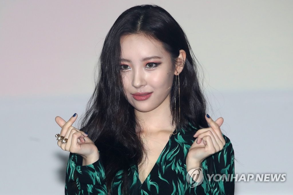 �q��Ŭ����s��