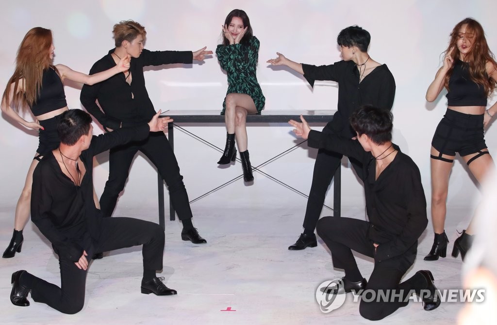 �q��Ŭ���s��^�k