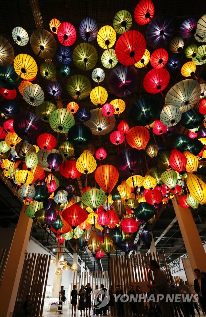 ���{�]�p���~�i�i�~�G��