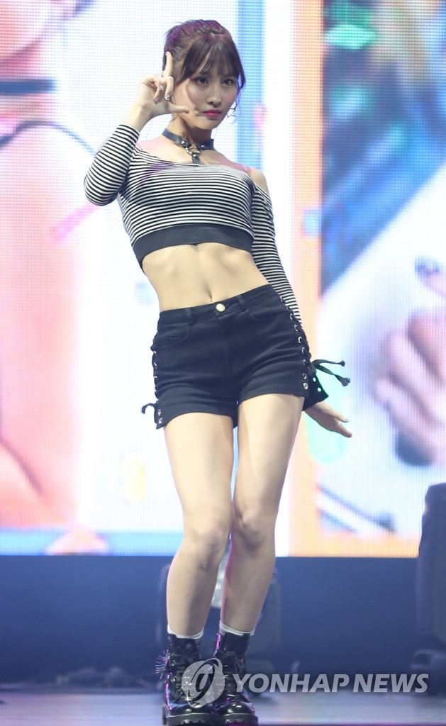 �k��TWICE����Momo