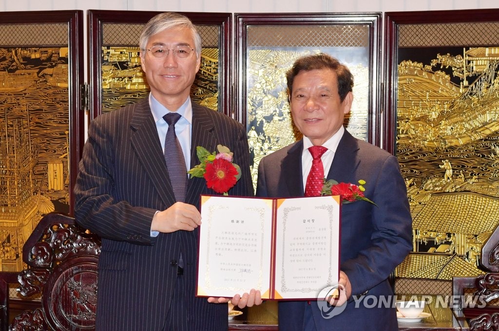 ���{���ꤤ�ߦ���