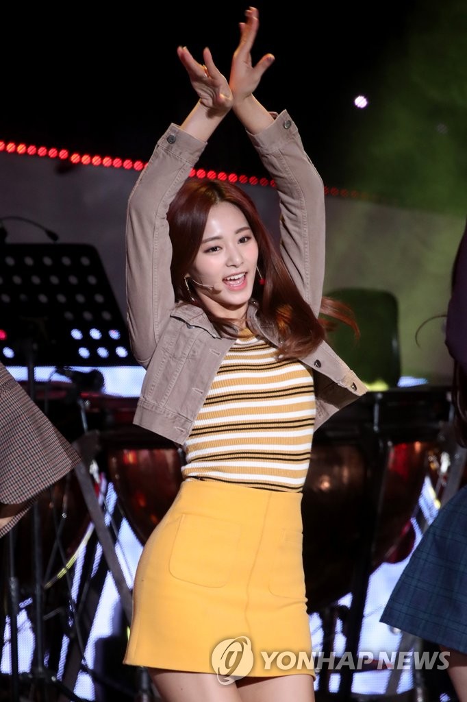 TWICE�l��M�¥i�R