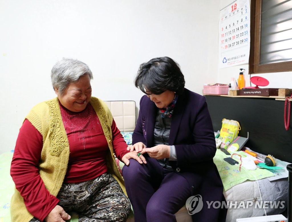 ���Ĥ@�ҤH�ݱ�W�~�ѤH