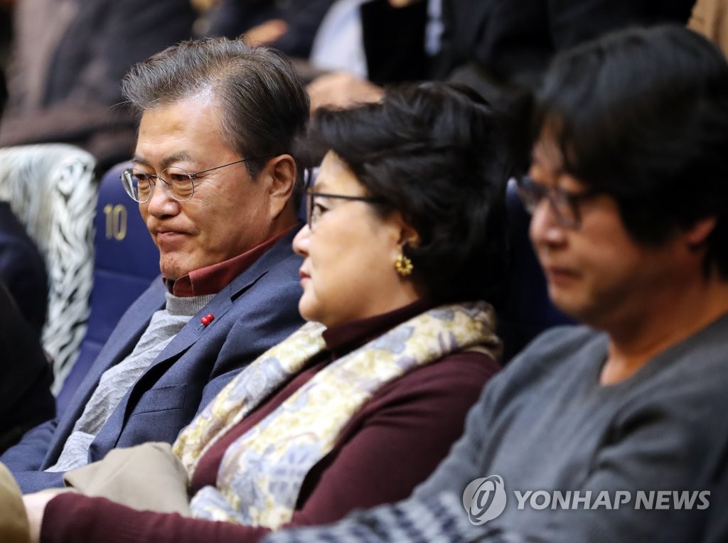 ��b�G�P�ҤH�[�v