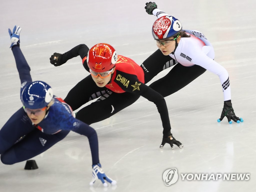 2��10��U�ȡA�b�����B�y���ߡA�H���ơ]�k�^�b���ɤ��C�]���p���^