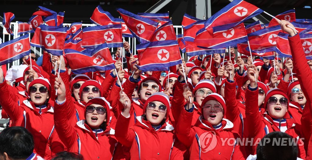 朝鮮拉拉隊加油助威