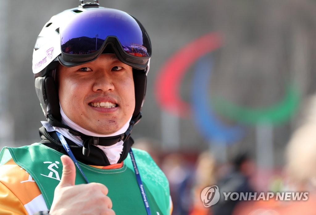 �L��L��������