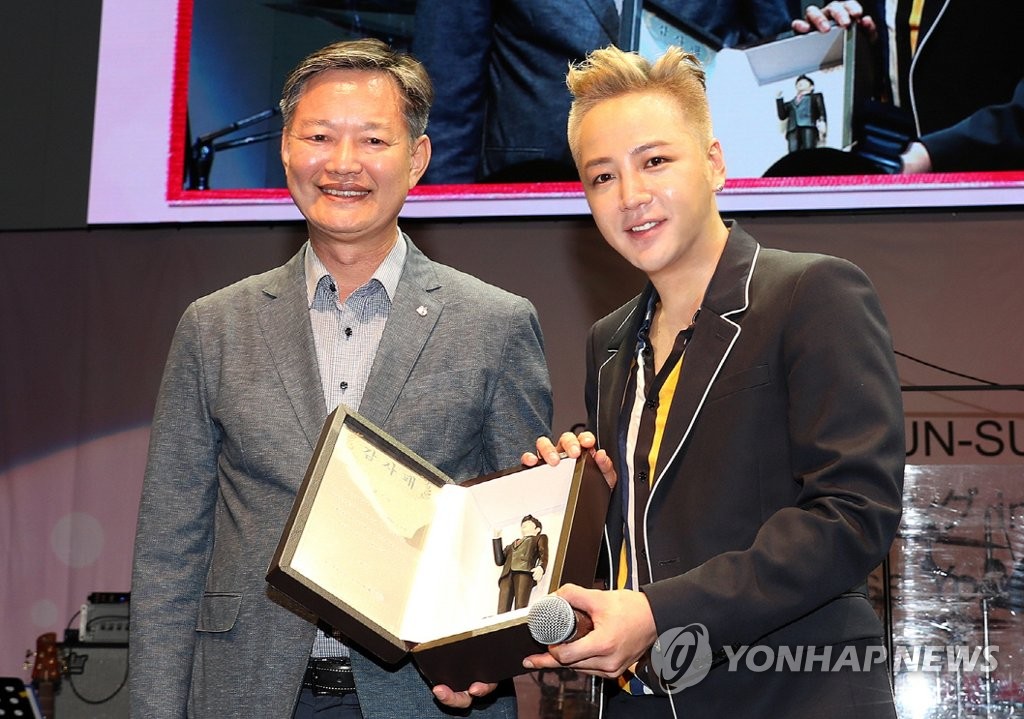 �i�ں���{�ȹC�����P�µP