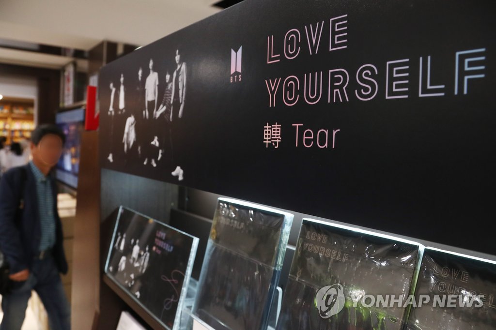 ��ƹϤ��G���u�֦~�αM���d�i�]���p���^ 