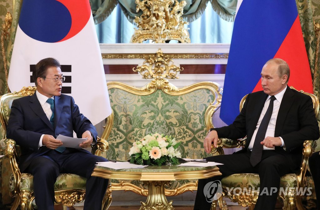 회담하는 한-러 정상