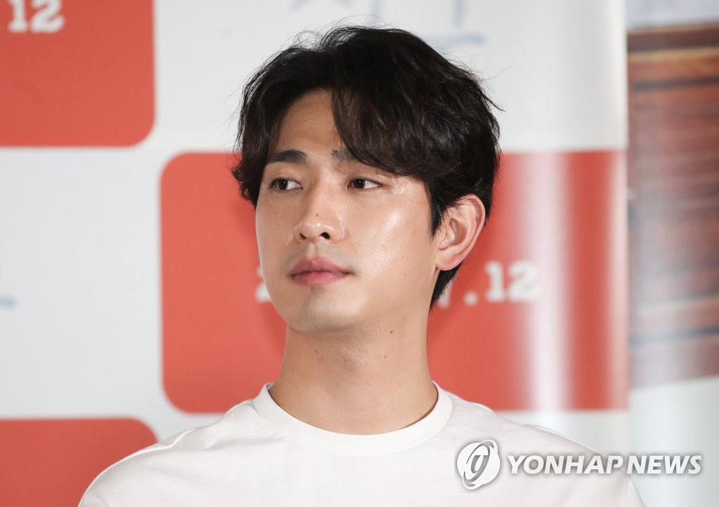 尹博亮相《食口》試映會