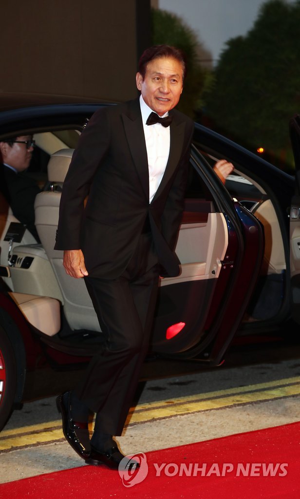 �t���w�t���W����]���p���^