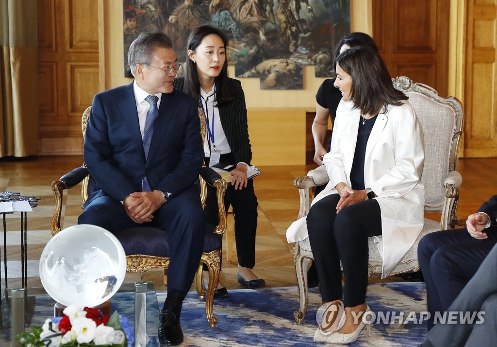 ���a�ɶ�10��16��A�b�ھ����F�U�A�n���`�Τ�b�G�]���^�P�ھ������w�g·��F�����|��|��C�]���p���^