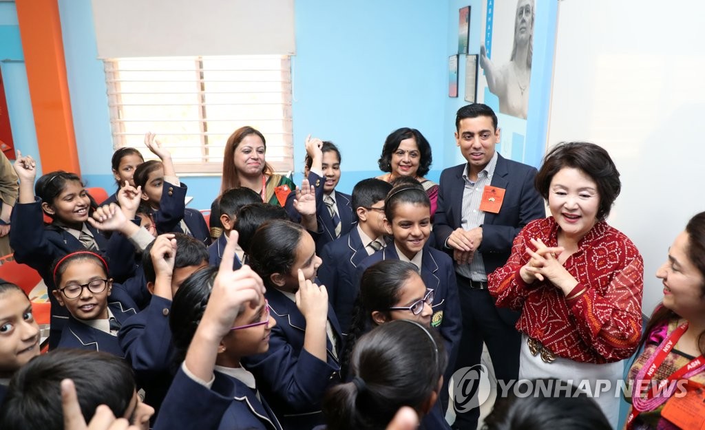 ��ƹϤ��G���a�ɶ�11��5��W�ȡA�b�L�׷s�w���A�n���`�Τ�b�G�ҤH�����Q�]�k�G�^�X��ASN��X�ǮաA�P�ǥ̥ͭ�y�C�]���p���^