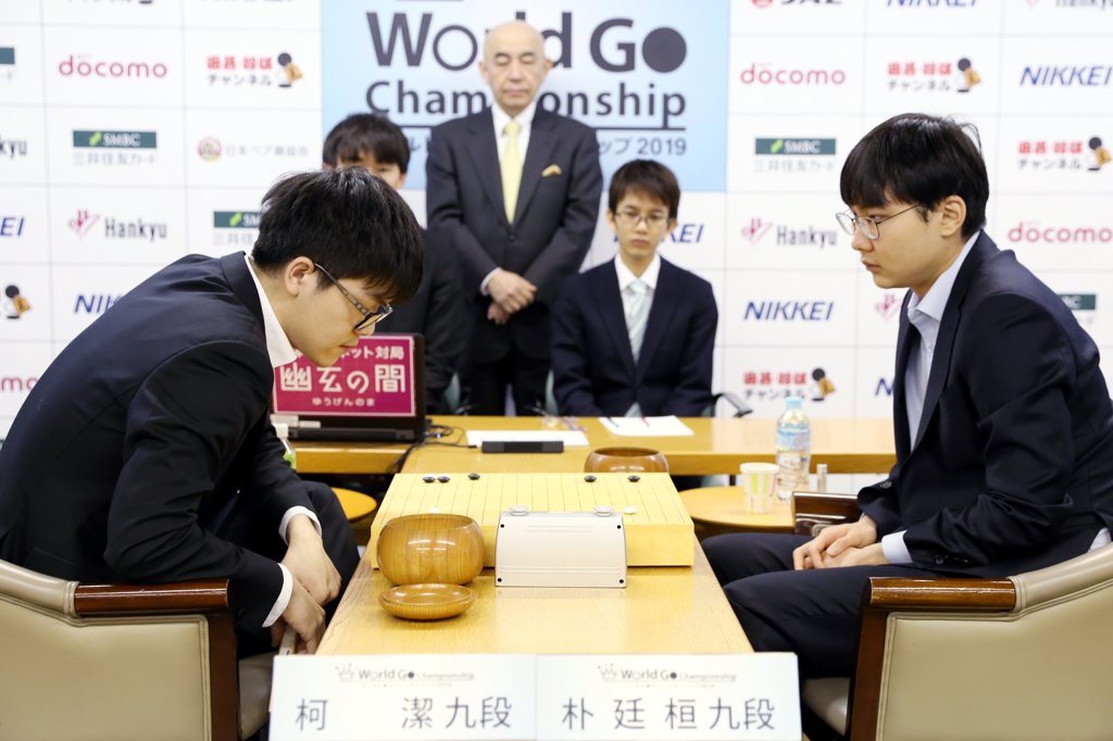 資料圖片:樸廷桓(右)對陣柯潔 Hangame圍棋供圖(圖片嚴禁轉載複製)