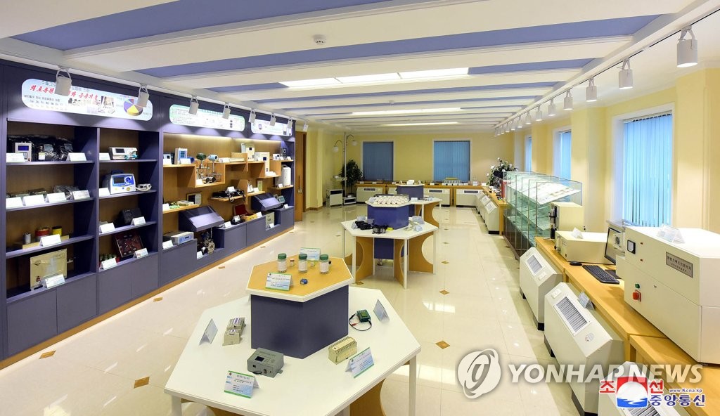 資料圖片:據朝中社6月25日報道,金策工業綜合大學24日舉行了未來科學技術院的竣工儀式。圖為未來科學技術院內景。 韓聯社/朝中社(圖片僅限南韓國內使用,嚴禁轉載複製)