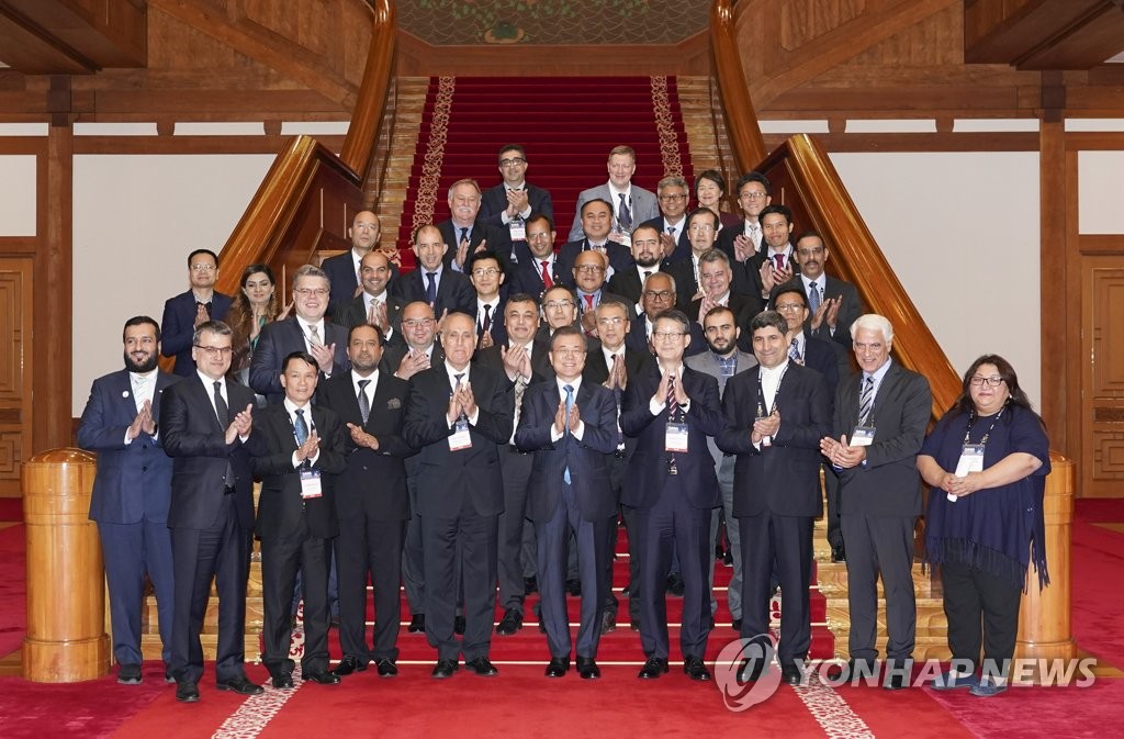 11��7��A�b�C�˻O�A�n���`�Τ�b�G�]�e�ƥk���^�M�n���p�X�q�T�����������I�]�e�ƥk�|�^�H�Τ���s�ت��B�饻�@�P���B�Xù���𴵪���28��32�a�Ȭw�ӥ��v�q�T����´�������N���X�v�C ���p��