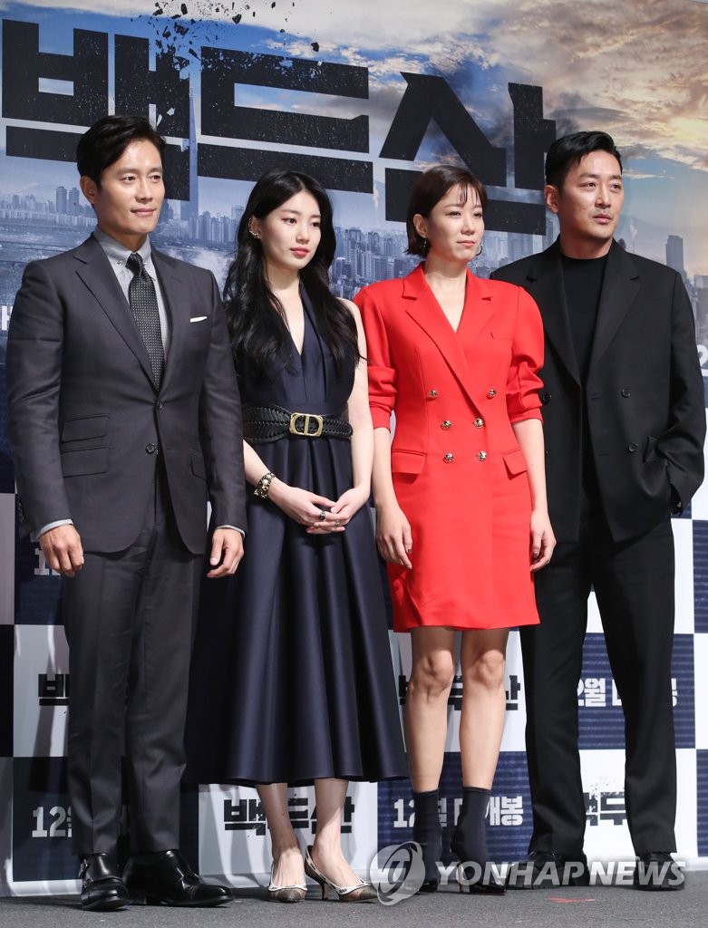 ��ƹϤ��G11��19��A�b����CGV�P�E�׼v�����ëF���A�t�������ˡ]���_�^�B�q���B���z�áB�e���t�X�u�s���m���Y�s�n�o�G�|�C ���p��