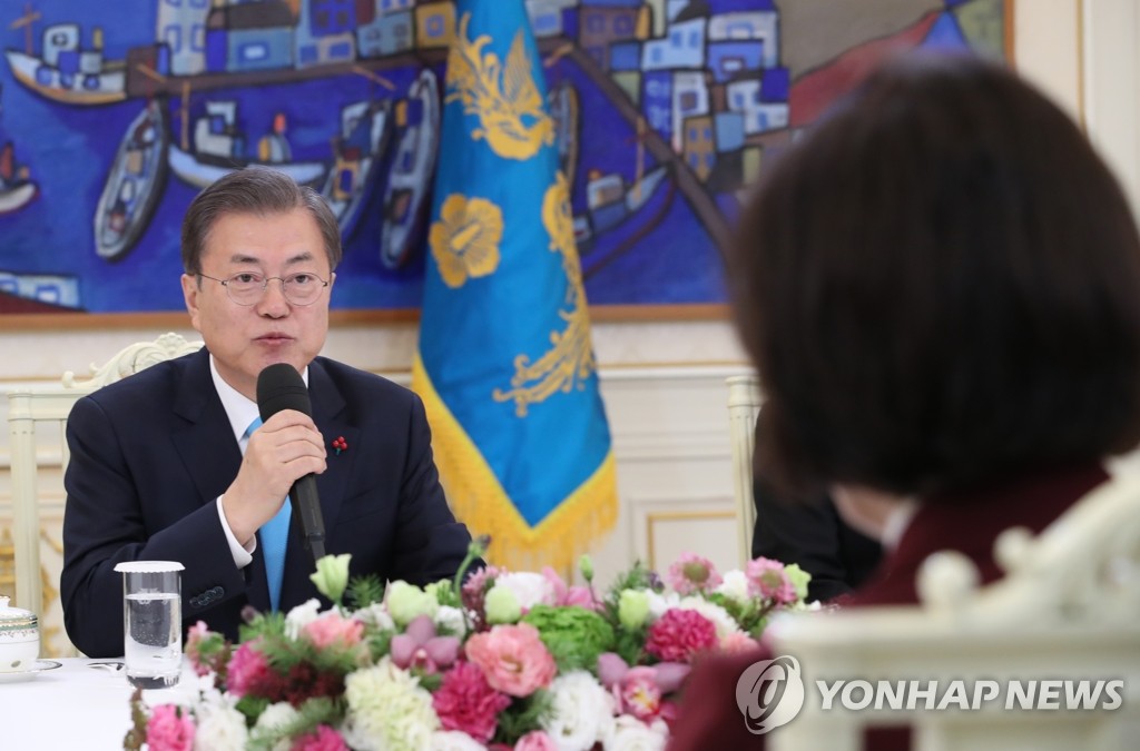 1��2��U�ȡA�b�C�˻O�A��b�G�b�k�ȳ������R�y�ͷ|�W�o���C ���p��