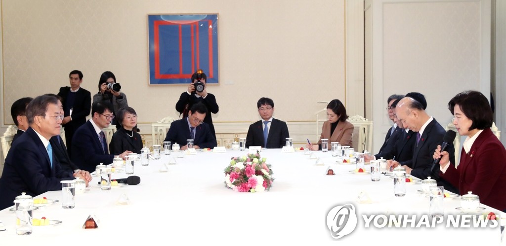 1��2��U�ȡA�b�C�˻O�A����R�b�k�ȳ������R�y�ͷ|�W�o���C ���p��