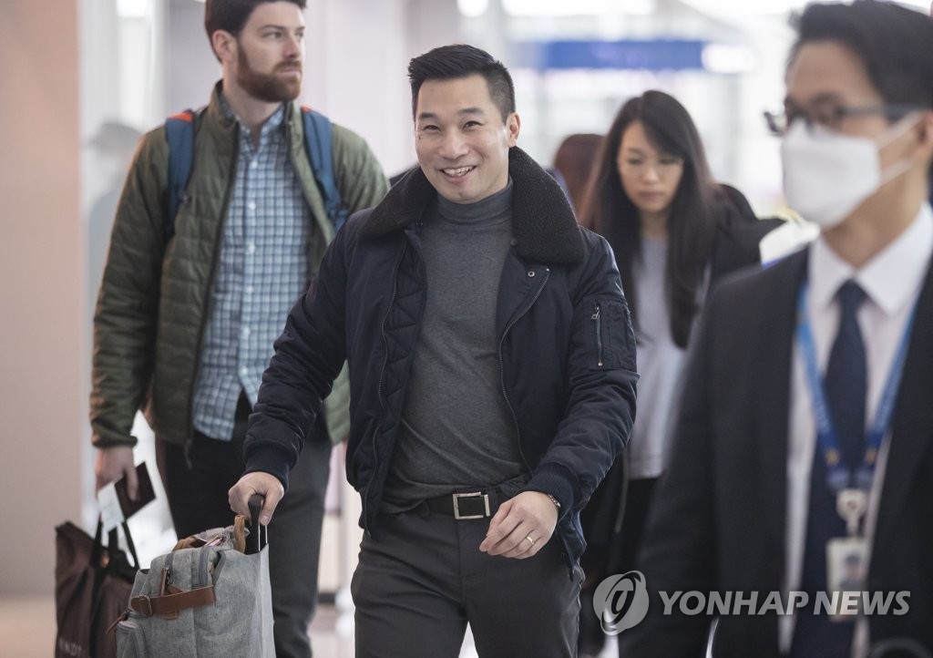 ��ƹϤ��G�����Ȱ|��¬F���ƥN�������v�]Alex Wong�^ ���p��