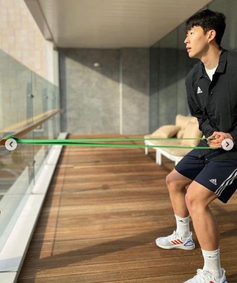 ��ƹϤ��G�]��慜�b�a���V�m�C �]��慜�Ӥ��ٺI�ϡ]�Ϥ��Y�T����ƻs�^