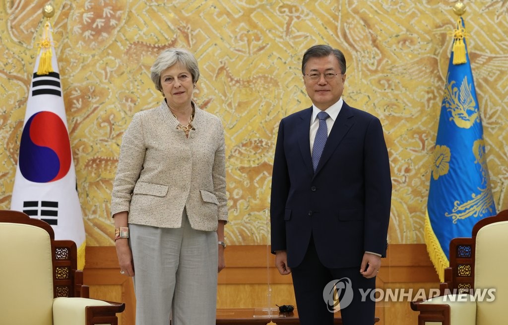 9��16��U�ȡA�b�C�˻O�A�n���`�Τ�b�G�]�k�^�|����X���^��e���ۯS�p��·���C�S�p��·�����榮�b�X�u�b�����|�檺�@�ɪ��ѽ׾¡C ���p��