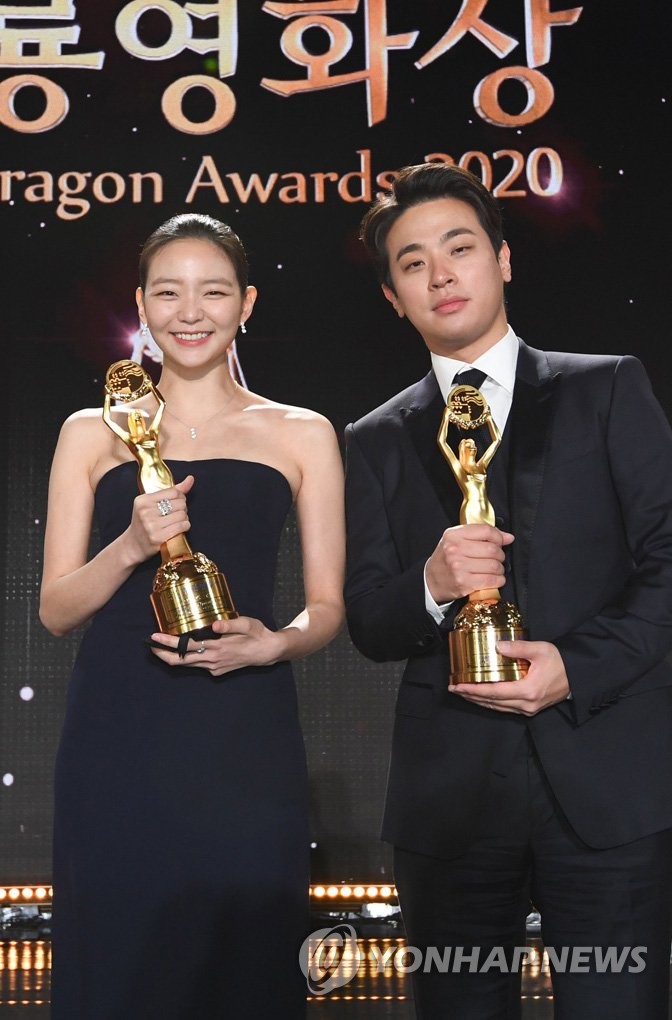 2��9��ߡA�b���t�év�q�ʼֹF�����s���|�檺��41���n���C�s�q�v���{����§�W�A��{�̨Τk�t���������]���^�M�̨Ψk�t�����륿���X�v�d���C ���p��/�m��|���A�n�ѹϡ]�Ϥ��Y�T����ƻs�^