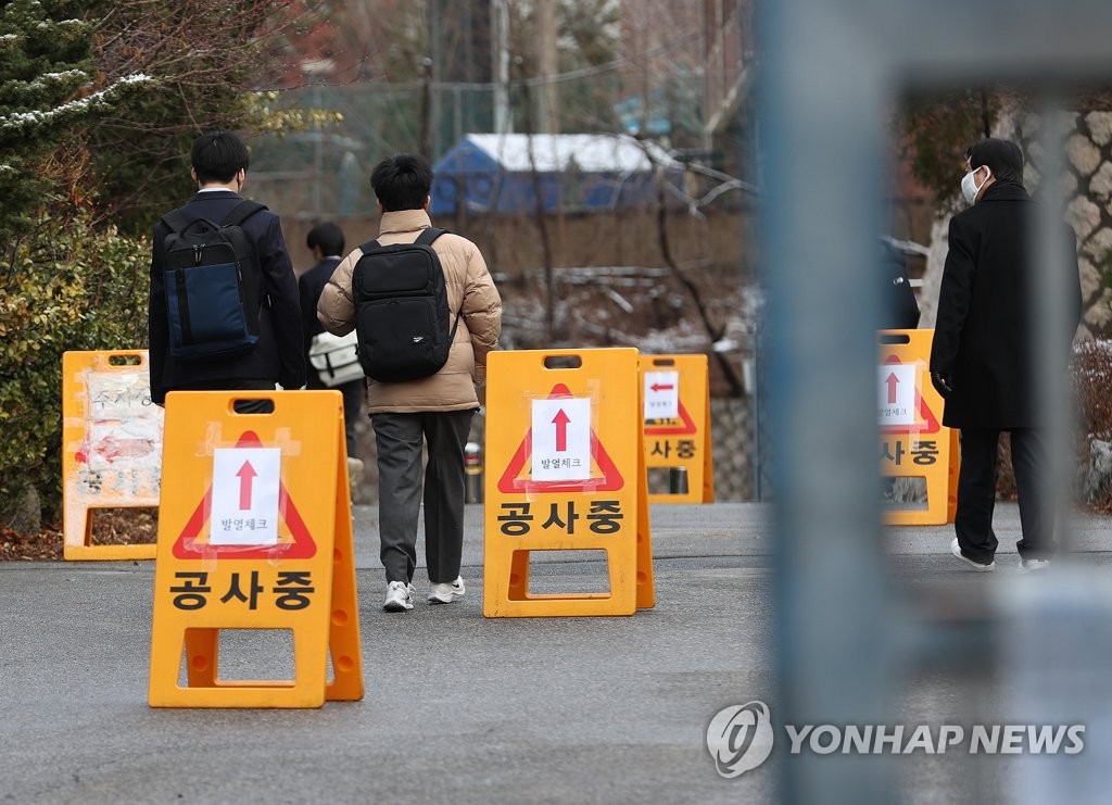 ��ƹϤ��G�b�@�B�z�d�E�ҡA�����ƶ��J�ˡC ���p��