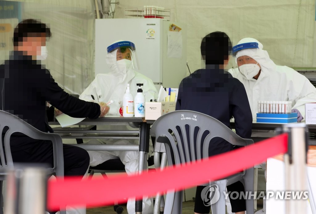 4��6��A�b�]�_���{�s�쥫�F���s�����{�ɿz�d�E�ҡA�����̱����s�a�f�r�˴��C ���p��