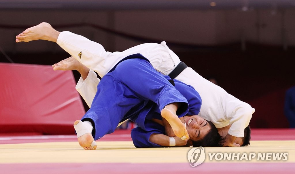 7��26��A�b�饻�Z�D�]�i�檺�F�ʶ��B�|�k�l�X�D73����ŻɵP���ܾԤ��A�n�����w���L���Ѩȶ���M���|����i·���|�ǤҡA�ܱo�ɵP�C ���p��