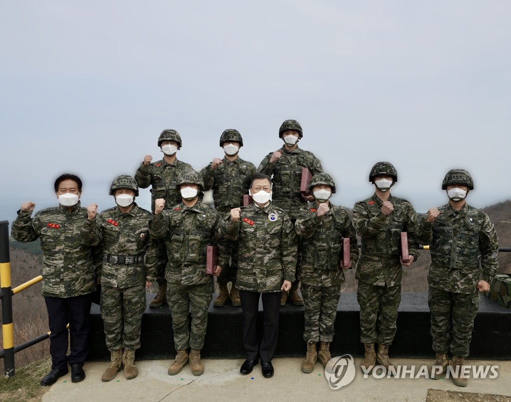 12��23��A�b�n���賡����ղޮq�A�n���`�Τ�b�G�]�e�Ʃ~���^�P���x���Զ��x�L�X�v�C ���p��/�C�˻O�ѹϡ]�Ϥ��Y�T����ƻs�^