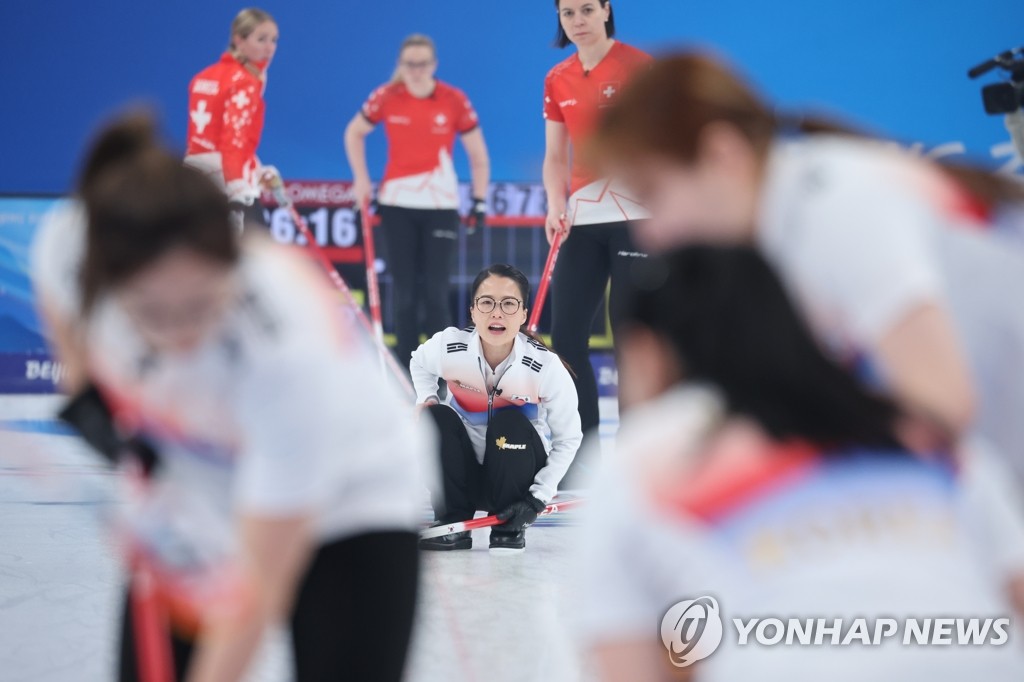 2��16��A�b�_�ʰ�a��a���߶i�檺2022�_�ʥV���k�l�B���j���ɤW�A�n���k�l�B������Է�h���C ���p��