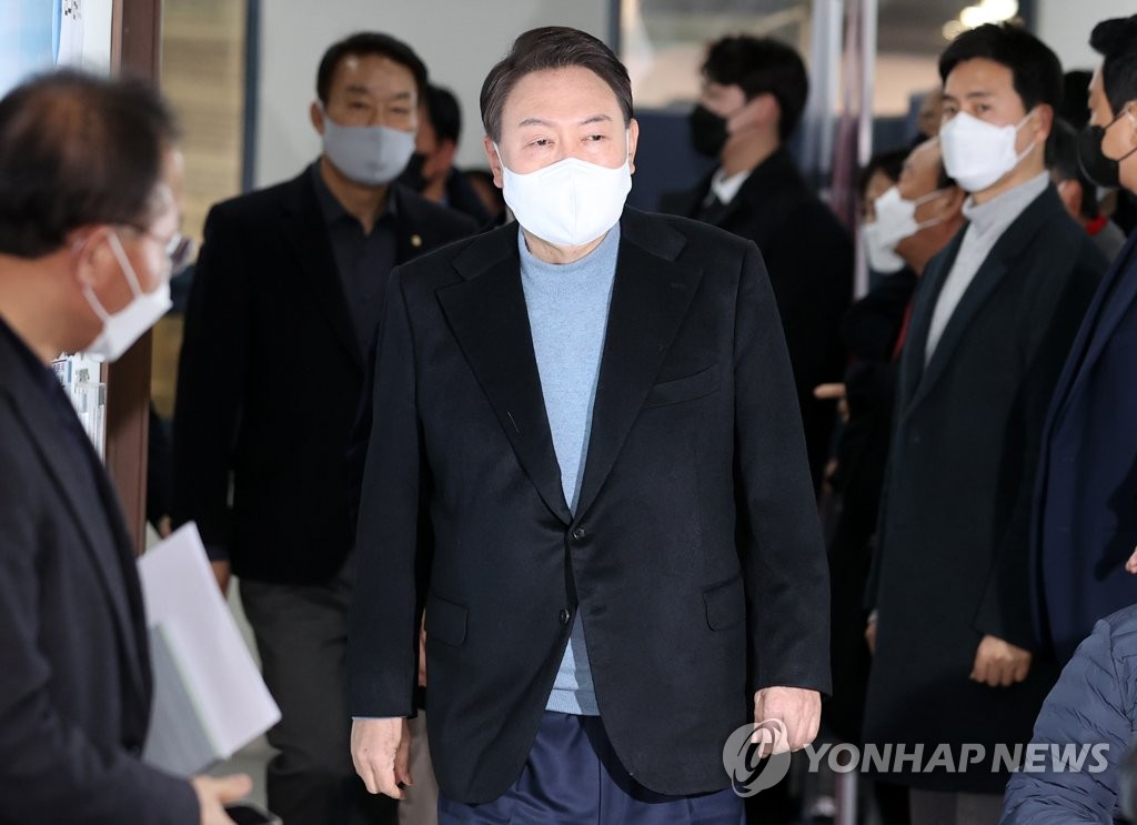 2��27��A�n���̤j�b���Ұ���O�q�`�έԿ�H�������b��󭺺����o�q���ҳ��l�}�O�̷|�A���}�b���}�e�X����@�Կ�H�R�ӱ��p�C�Ϭ��������B�J�|���C ���p��/�p�X�O�̹�